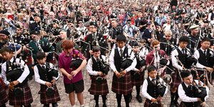 374 μουσικοί ερμήνευσαν με γκάιντες κλασικό κομμάτι των ACDC στη Μελβούρνη 