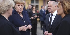 Oι πρώην καγκελάριοι της Γερμανίας, Άνγκελα Μέρκελ και Όλαφ Σολτς