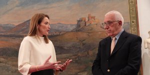 Ν. Κακλαμάνης, Ρ. Μέτσολα στη Βουλή