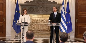 Ρομπέρτα Μέτσολα και Κυριάκος Μητσοτάκης στο Μέγαρο Μαξίμου