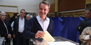 Ο Κυριάκος Μητσοτάκης ψηφίζει στις εσωκομματικές εκλογές της ΝΔ