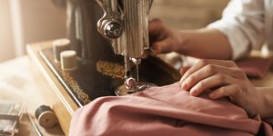 μοδιστρα μηχανη