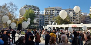 Λευκά μπαλόνια για τα θύματα τροχαίων