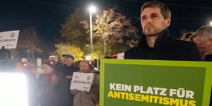 Διαδήλωση στη Βιέννη εναντίον «συμποσίου» στη Βουλή προς τιμή ναζιστή