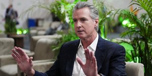 Ο Δημοκρατικός κυβερνήτης της Καλιφόρνια, Γκάβιν Νιούσομ στην COP30 για το κλίμα