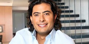 Nikoλάς Πέτρο