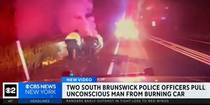 Αστυνομικοί σώζουν οδηγό από φλεγόμενο αυτοκίνητο στο Νιού Τζέρσεϊ