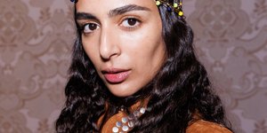 Μεγαλωμένη σε εργατικές κατοικίες, ξεκίνησε τυχαία στα 14 της -Σήμερα είναι το αγαπημένο μοντέλο των Zara που διεκδικούν κορυφαίοι οίκοι μόδας