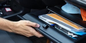 Το να αφήνεις συγκεκριμένα αντικείμενα στο αυτοκίνητο, μπορεί να βάλει σε κίνδυνο την ίδια την περιουσία σου