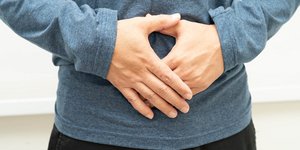 Ομφαλοκήλη: Αίτια, συμπτώματα, παράγοντες κινδύνου και θεραπεία