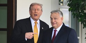 Ο Τραμπ υποδέχτηκε τον Ορμπαν στον Λευκό Οίκο