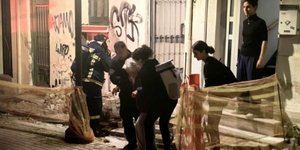 Φωτιά σε διπλοκατοικία στο κέντρο της Πάτρας -Οι Αρχές απεγκλώβισαν μία ηλιωμένη