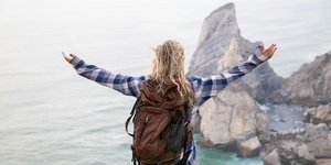 Η «μοναχική» απόφαση να φύγεις ταξίδι χωρίς παρέα μπορεί να μοιάζει με πράξη ιδιοτροπίας ή θάρρους∙ στην πραγματικότητα, για ολοένα και περισσότερες γυναίκες γίνεται τρόπος ζωής / PEXELS