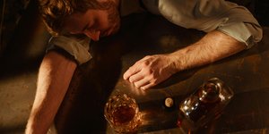 ίναι αλήθεια ότι τα hangover χειροτερεύουν όσο μεγαλώνουμε; / PEXELS