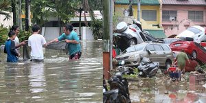 Πλημμύρες και καταστροφές από τον τυφώνα Καλμάγκι στις Φιλιππίνες