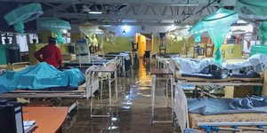 Πλημμυρισμένο νοσοκομείο στη Σρι Λάνκα