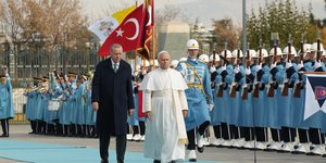 Ρετζέπ Ταγίπ Ερντογάν και Πάπας Λέοντας ΙΔ΄ 