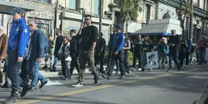 Πορεία σε μία λωρίδα