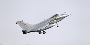 Εκατό μαχητικά Rafale θέλει να απόκτήσει η Ουκρανία από τη Γαλλία