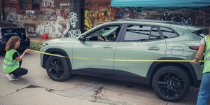 Ο Parallel Parking Championship, που διοργανώνεται κάθε χρόνο σε μια γειτονιά του Πίτσμπουργκ των ΗΠΑ, κατάφερε να εξελιχθεί σε ένα είδος μικρού φεστιβάλ όπου ο αέρας μυρίζει βενζίνη και νευρική αυτοπεποίθηση / CAR AND DRIVER