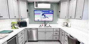 Όταν η Μάντι Έντμουντς μιλά για το εργαστήριο ζαχαροπλαστικής που έχτισε μέσα στο ίδιο της το γκαράζ, η φωνή της γεμίζει με έναν συνδυασμό ευγνωμοσύνης, ανακούφισης και απίστευτης περηφάνιας / FACEBOOK