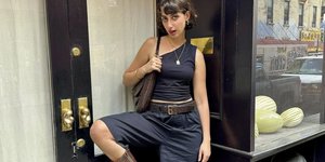 Η 28χρονη Ράμα Ντουουάτζι, καλλιτέχνιδα συριακής καταγωγής, μοιάζει να περπατά μέσα στην παράδοση μόνο και μόνο για να την ξαναχτίσει εκ των έσω / INSTAGRAM