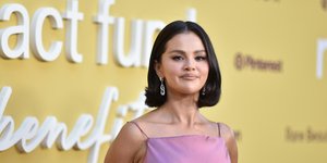 Τέλος στο cinnamon-roll μανικιούρ -Η Σελένα Γκόμεζ λανσάρει την ακόμη πιο «γλυκιά» απόχρωση του χειμώνα