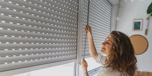 Το κλείσιμο των παντζουριών βοηθά στη μείωση των λογαριασμών θέρμανσης όταν κάνει κρύο;