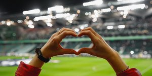 Απολαμβάνεις τον αγώνα στα καταστήματα ΟΠΑΠ με promos, δώρα, εκπλήξεις και 6 σούπερ ενισχυμένες αποδόσεις