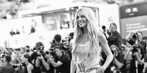 Η επιστροφή των logo belts: Το ’00s αξεσουάρ που κάνει δυνατό comeback φέτος