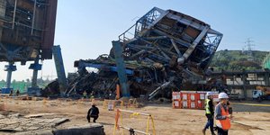 Ένας νεκρός και έξι παγιδευμένοι στην κατάρρευση κατασκευής σε ηλεκτροπαραγωγικό σταθμό στη Νότια Κορέα