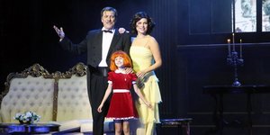 Πρεμιέρα για την «Annie» στο Θέατρο Παλλάς -Οι λαμπερές παρουσίες που ξεχώρισαν