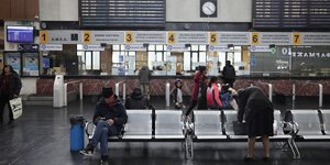 Σταθμός προαστιακού στη Θεσσαλονικη