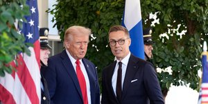 Ντόναλντ Τραμπ και Αλεξάντερ Στουμπ