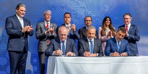 Υπογραφές συμφωνίας ΑΚΤΟR-ΔΕΠΑ με Venture για το LNG