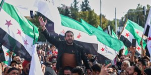 Χιλιάδες διαδηλωτές στην Συρία για την πρώτη επέτειο της μάχης κατά του Άσαντ	