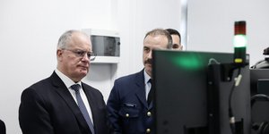 Ο ΠτΔ Κώστας Τασούλας εγκαινίασε την υπερσύγχρονη συσκευή απώλειας προσανατολισμού στο 251 ΓΝΑ