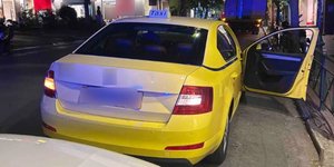 Το ταξί του 32χρονου που ακινητοποιήθηκε στο κέντρο της Αθήνας