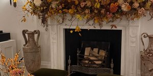 Το σπίτι της Μαρί Σαντάλ με διακόσμηση για την Ημέρα των Ευχαριστιών