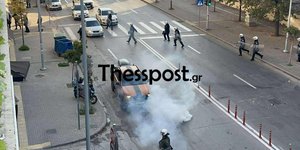 Ένταση και επεισόδια έξω από το Δικαστικό Μέγαρο Θεσσαλονίκης για τη δίκη της δολοφονίας Άλκη Καμπανού