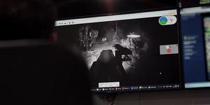 Στιγμιότυπο από τη δραματική διάσωση του τραυματισμένου Ουκρανού στρατιώτη