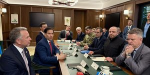 Ξεκίνησε η συνάντηση Ουκρανών και Αμερικανών αξιωματούχων στη Φλόριντα