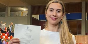 Η Βίκυ Βολιώτη πήρε το πτυχίο της από το ΕΚΠΑ