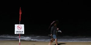 Τρεις άνδρες διασώθηκαν στο Βιετνάμ από τη θάλασσα, έπειτα από 40 ώρες στο νερό	