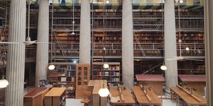 Βαλλιάνειο Μέγαρο, η παλιά Εθνική Βιβλιοθήκη στην Πανεπιστημίου 