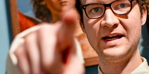  Ο Joseph Langelinck δεν είναι ένας απλός οδηγός περιήγησης, αλλά η επιτυχία ενός είδους σύγχρονου θεάτρου των άκρων μέσα στην τέχνη / FACEBOOK