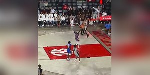 Ο γιος του Ντομινίκ Γουίλκινς συνεχίζει την οικογενειακή παράδοση -Έκανε το κάρφωμα της χρονιάς