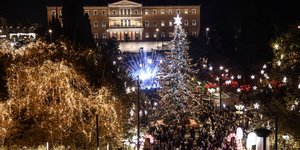 Χριστουγεννιάτικο δένδρο στο Σύνταγμα