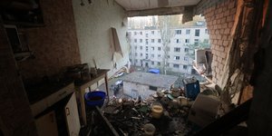 Κατεστραμμένο κτίριο στην ουκρανική πόλη Ζαπορίζια