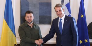 Ο Βολοντιμίρ Ζελένσκι με τον Κυριάκο Μητσοτάκη